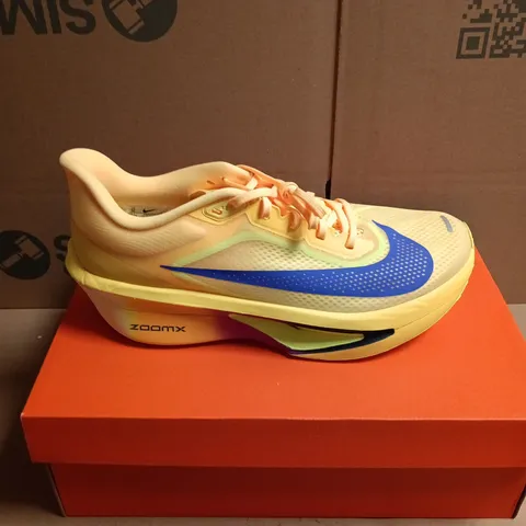 BOXED PAIR OF NIKE ZOOM FLY 6 ROAD RACING TRAINERS - 9