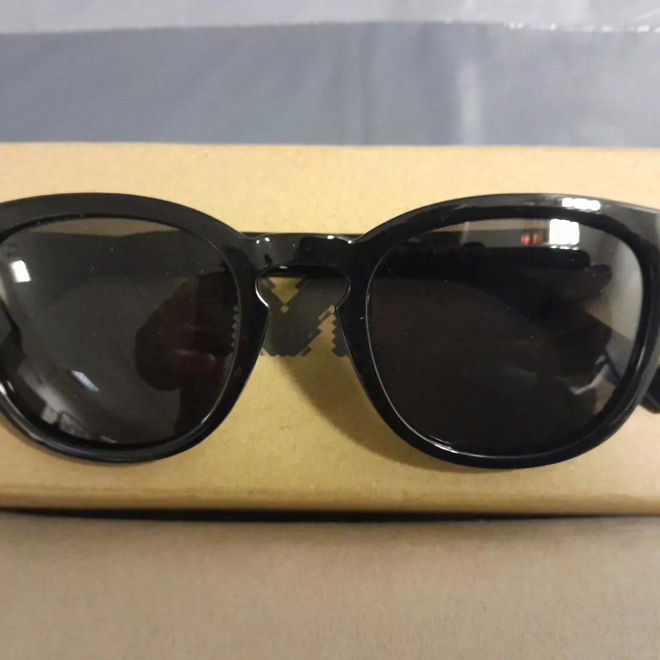 BOXED PAIR OF MELLER BLACK GLASSES