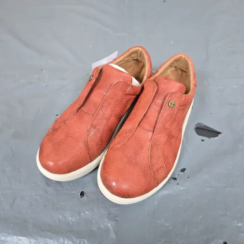 STRIVE SLIP ON SHOES - 3