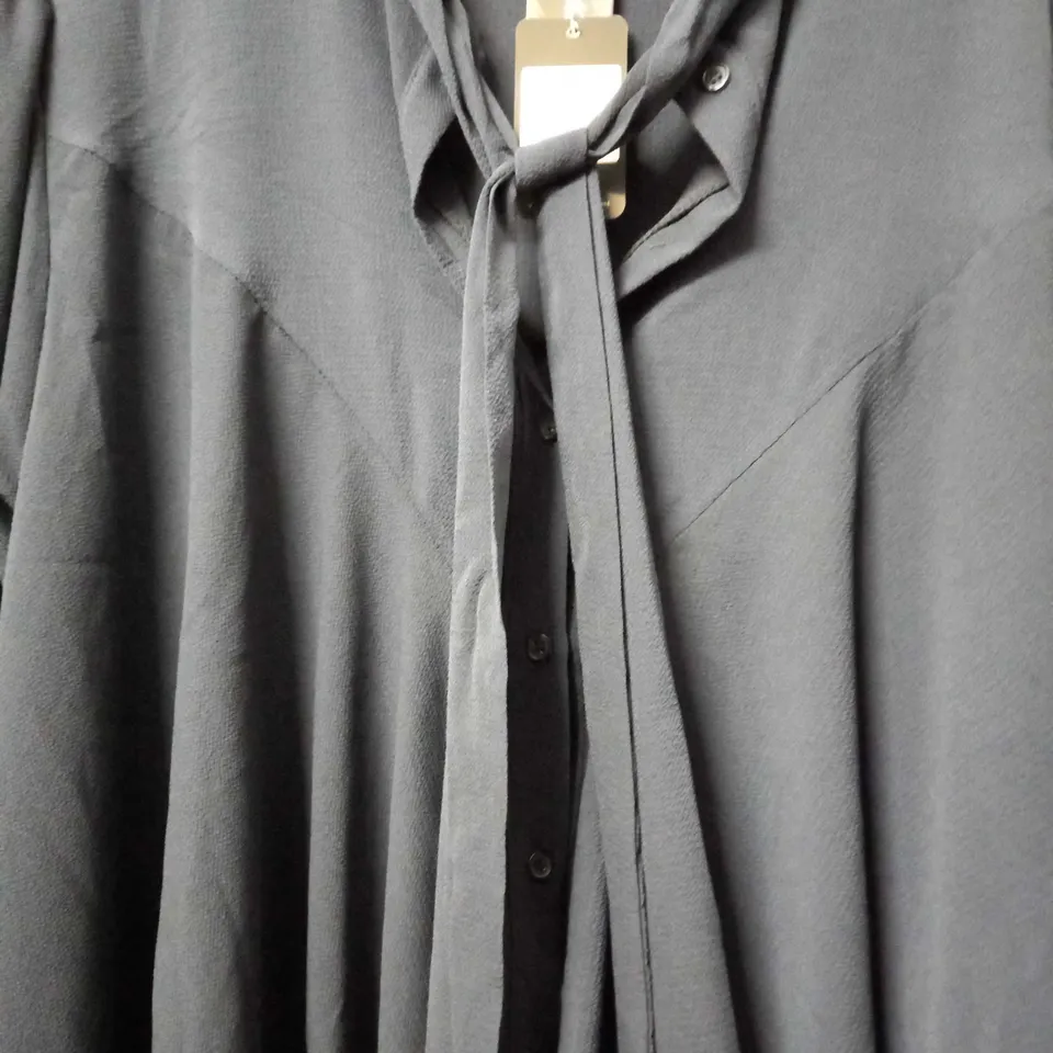 KURT MULLER WOMAN BUTTON UP LOOSE BLOUSE TOP IN NAVY - SIZE UNSPECIFIED