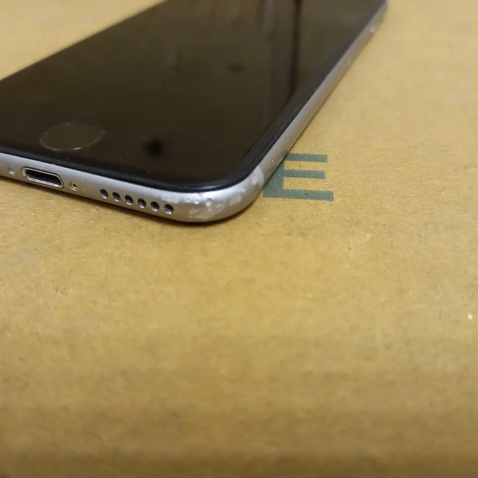 APPLE IPHONE 6 - SILVER