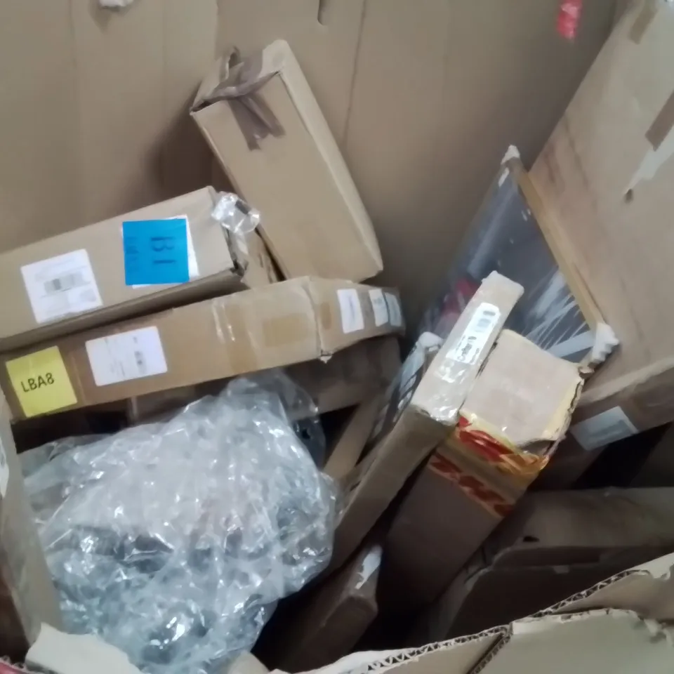 PALLET OF ASSORTED HOUSEHOLD GOODS AND PRODUCTS TO INCLUDE;DELL MONITOR,MEMORY FOAM CUSHION,CAT LITTER TRAY 
