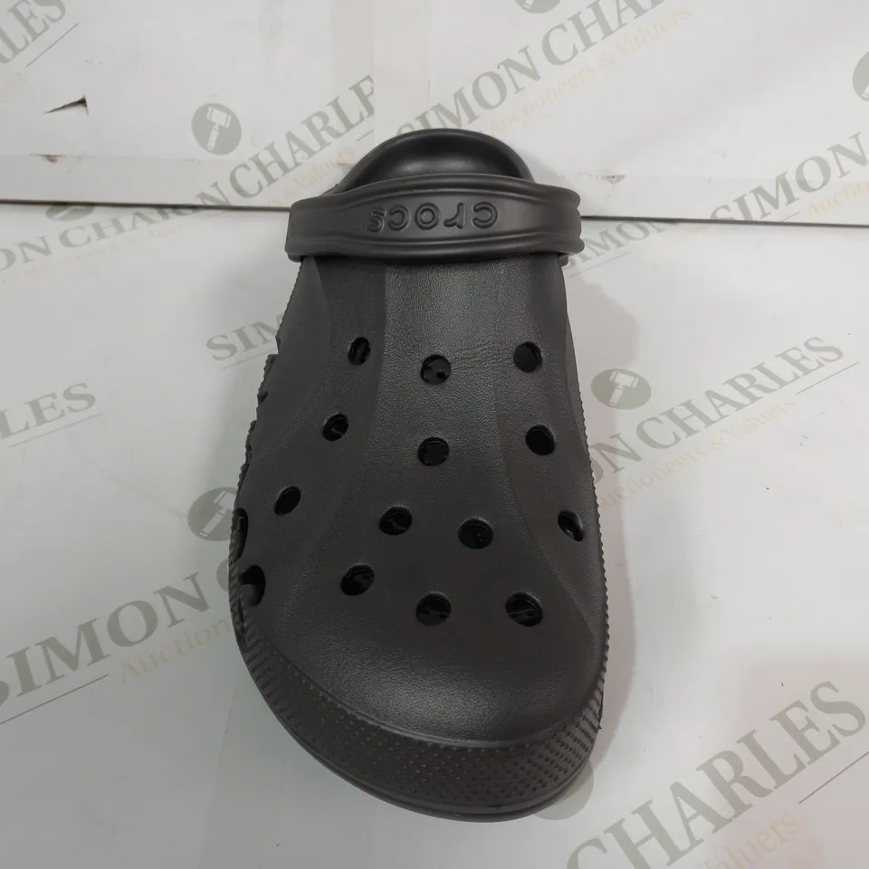 BOXED PAIR OF CROCS BAYA CLOGS IN GREY UK SIZE M12