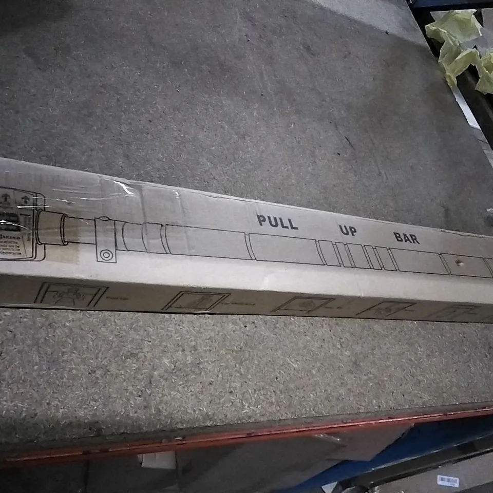 BOXED PULL UP BAR