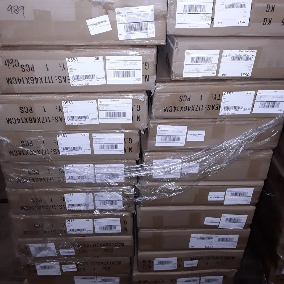 PALLET CONTAINING 20 BOXED L-SHAPED DESKS