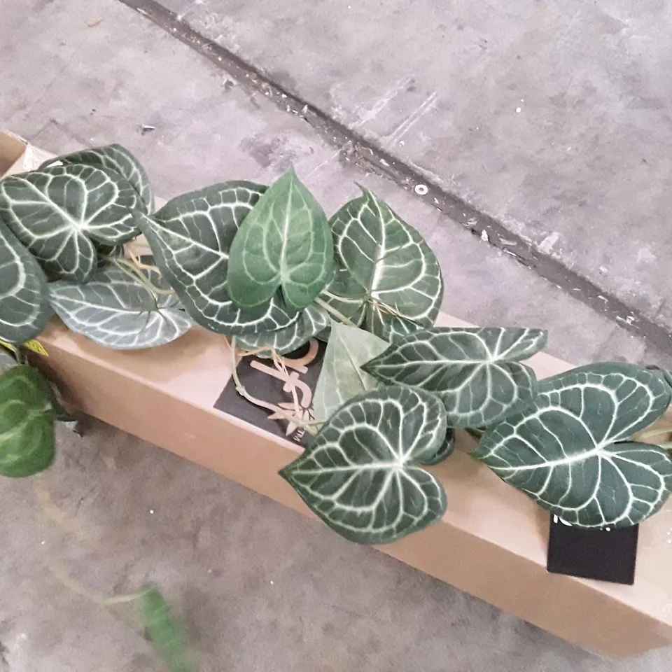 ARTIFICIAL LEAF DECOR