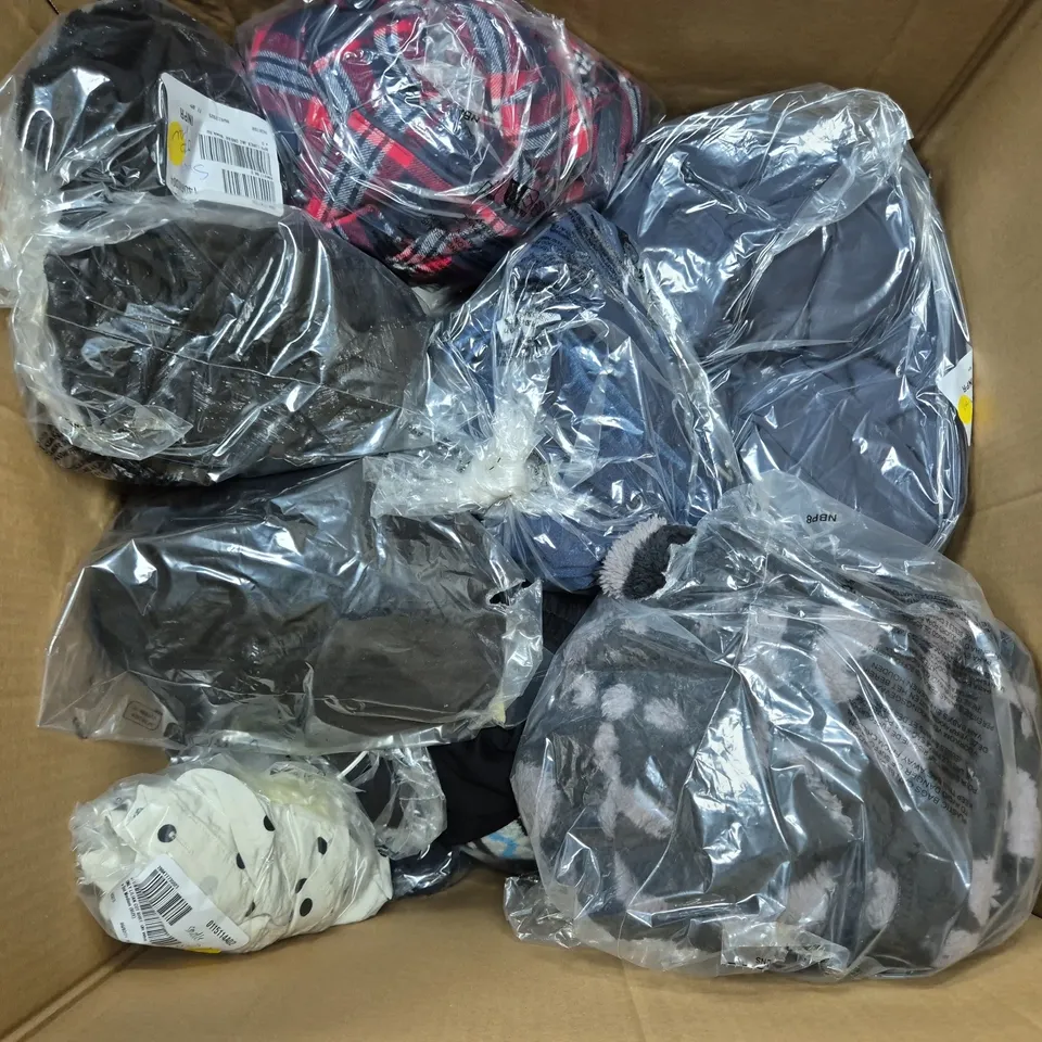 APPROXIMATELY 20 ASSORTED CLOTHING AND FASHION ITEMS IN VARIOUS STYLES, SIZES, AND COLOURS