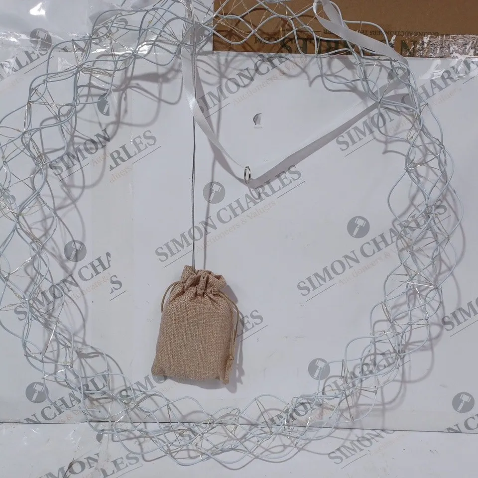 MODERN INTEGRATED LED WREATH 