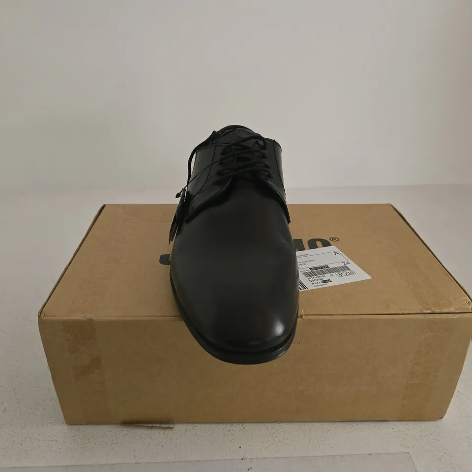 JACAMO LEATHER DERBY WIDE BLACK SHOES UK 9 BOXED