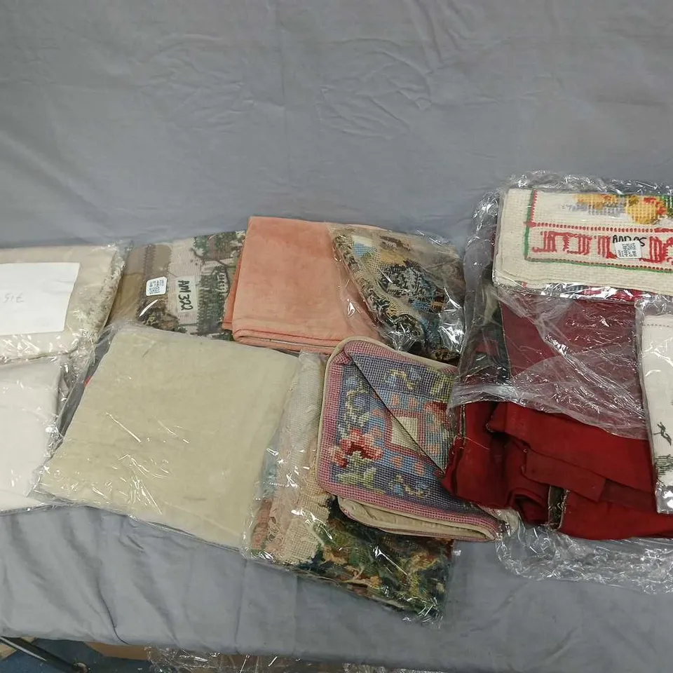 BOX OF APPROXIMATELY 15 ASSORTED HOME FABRIC ITEMS
