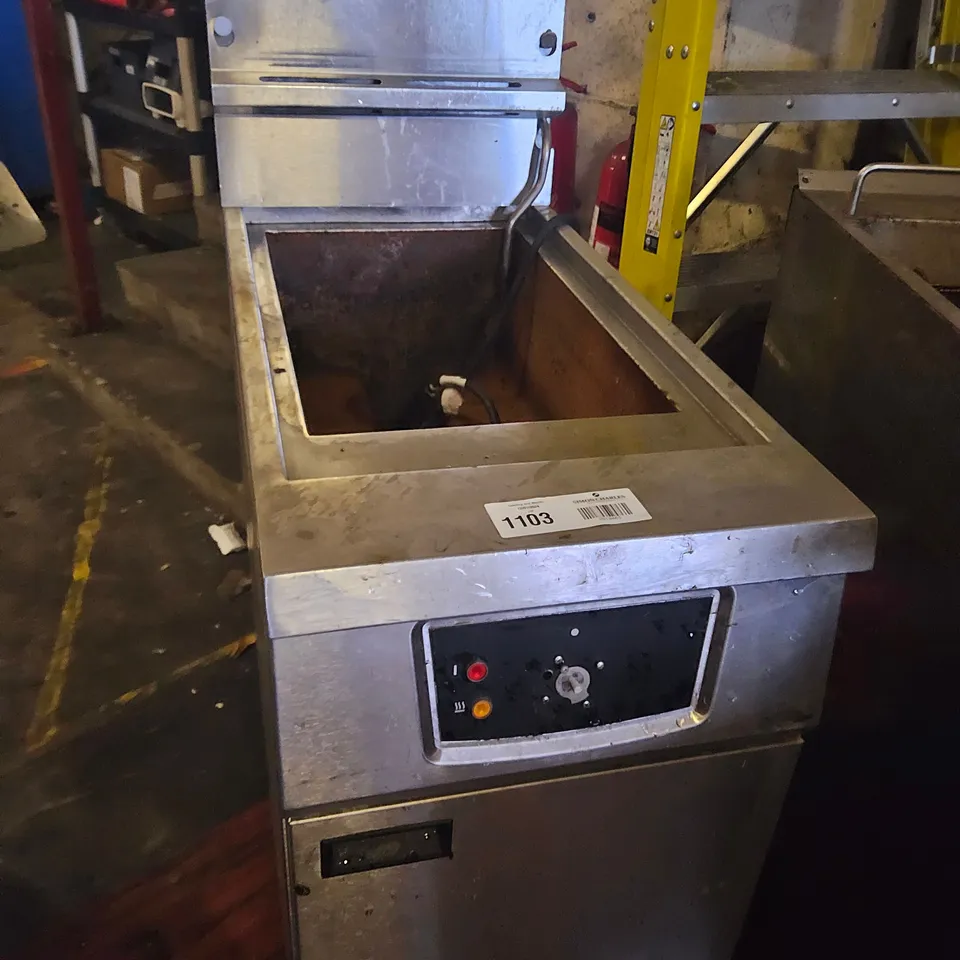 FALCON GAS FIRED FREE STANDING DEEP FAT FRYER