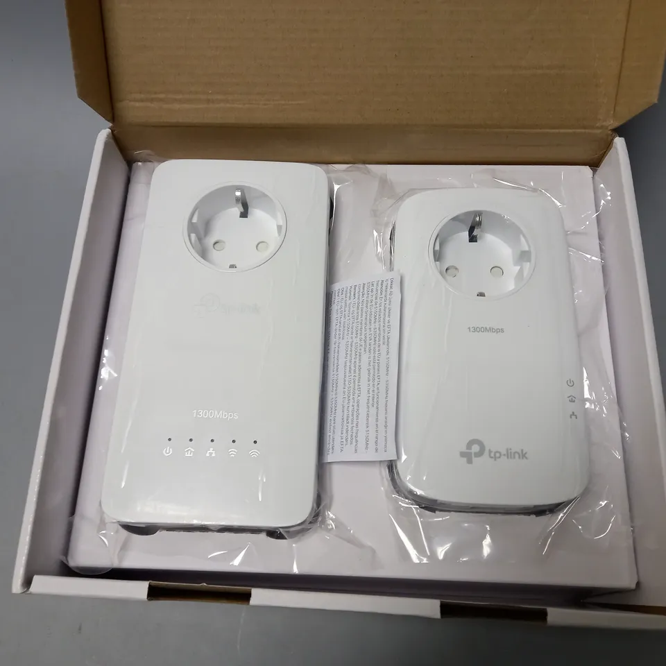 BOXED TP-LINK AV1300 GIGABIT PASSTHROUGH POWERLINE AC WI-FI KIT