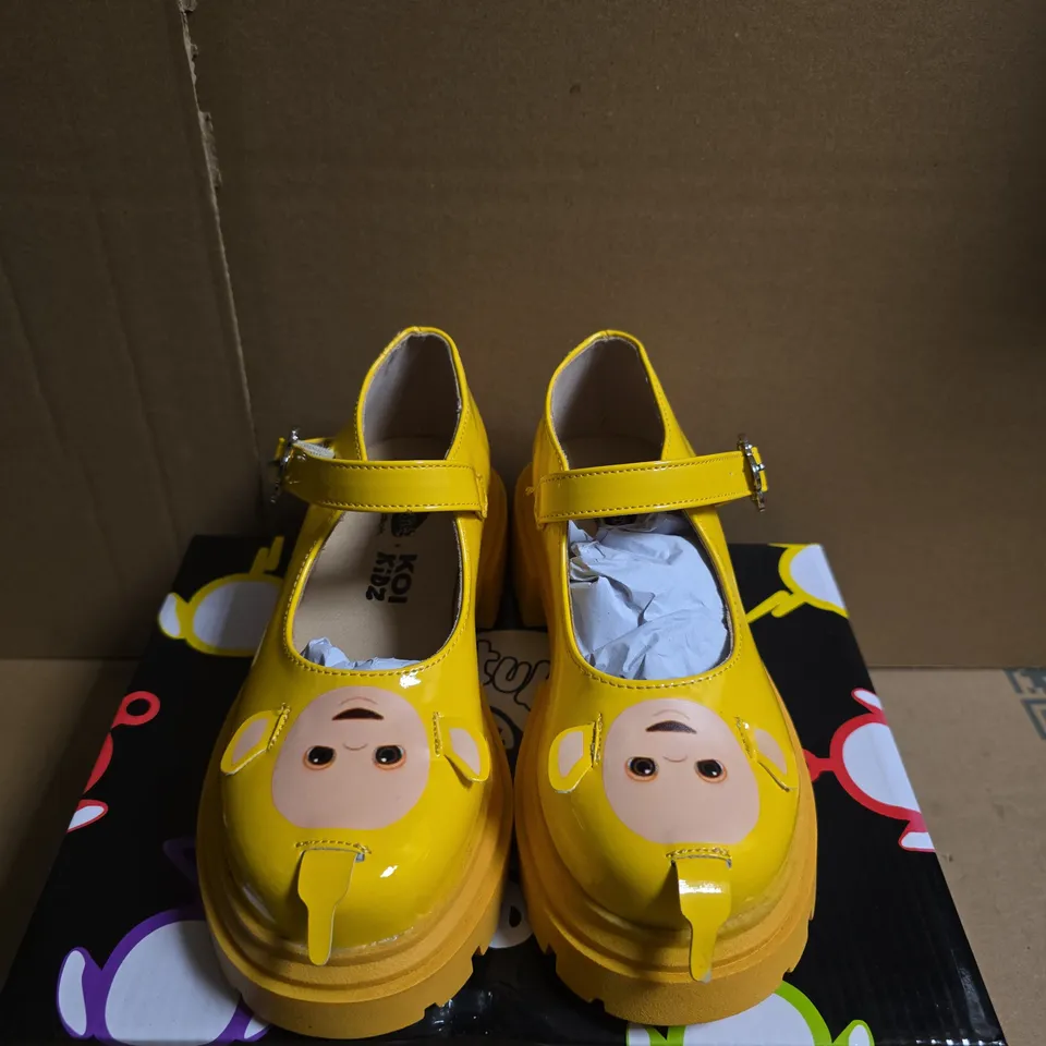 BOXED PAIR OF KOI LA LA TELETUBBIES KIDZ MARY JANES – YELLOW, UK SIZE 12