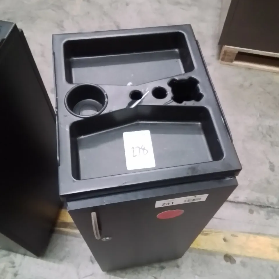 BLACK SALON/STYLING TROLLEY 