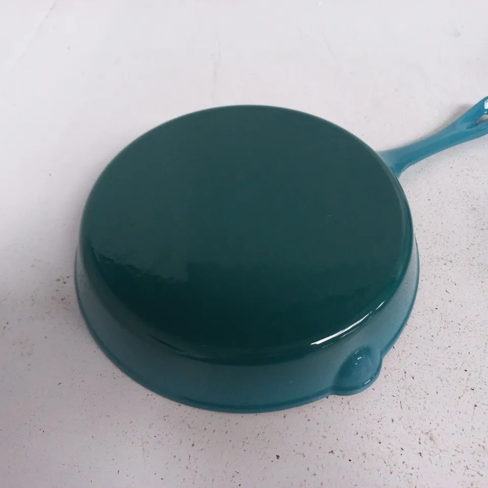 5-PIECE METAL COOKWARE SET TO INCLUDE ROASTING TRAYS AND LIDDED PANS IN TEAL