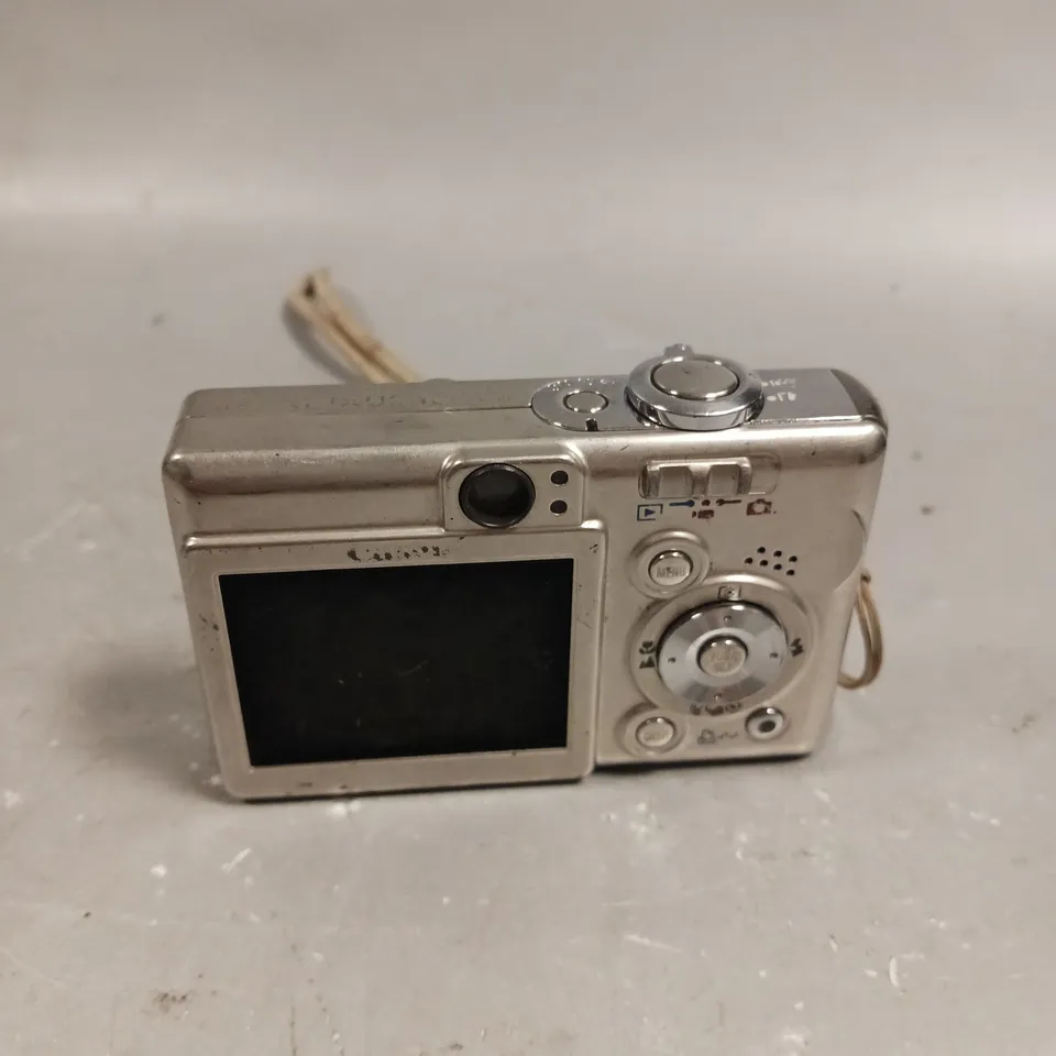 CANON IXUS 40 DIGITAL CAMERA 