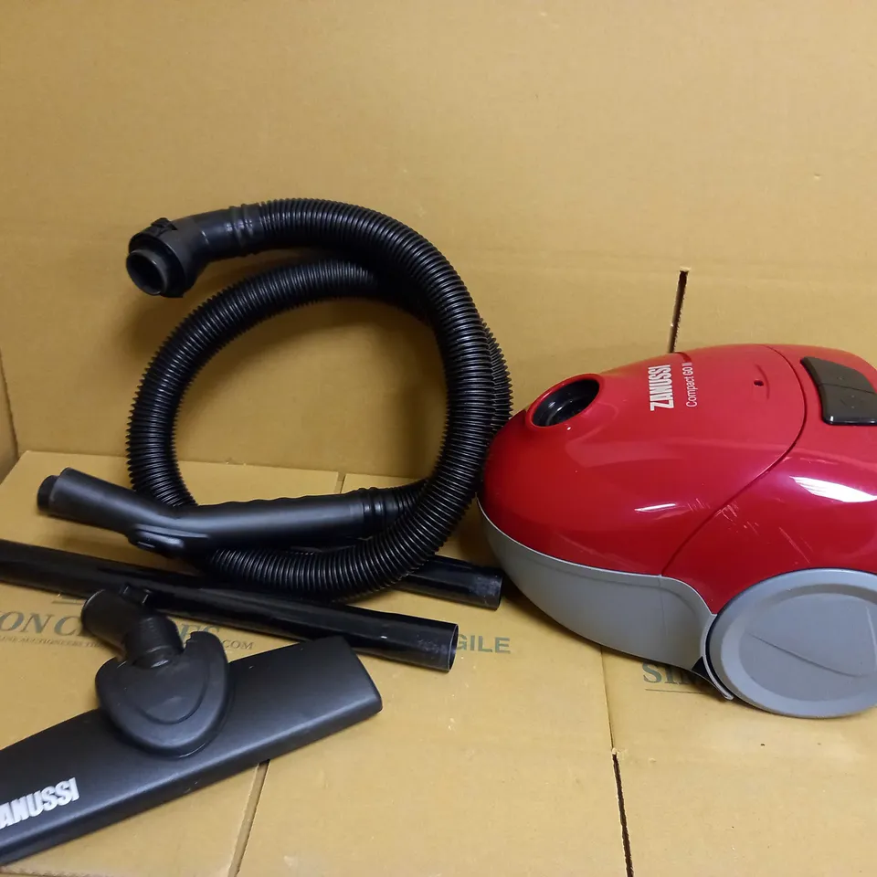 ZANUSSI ZAN4002RD COMPACT VACUUM CLEANER