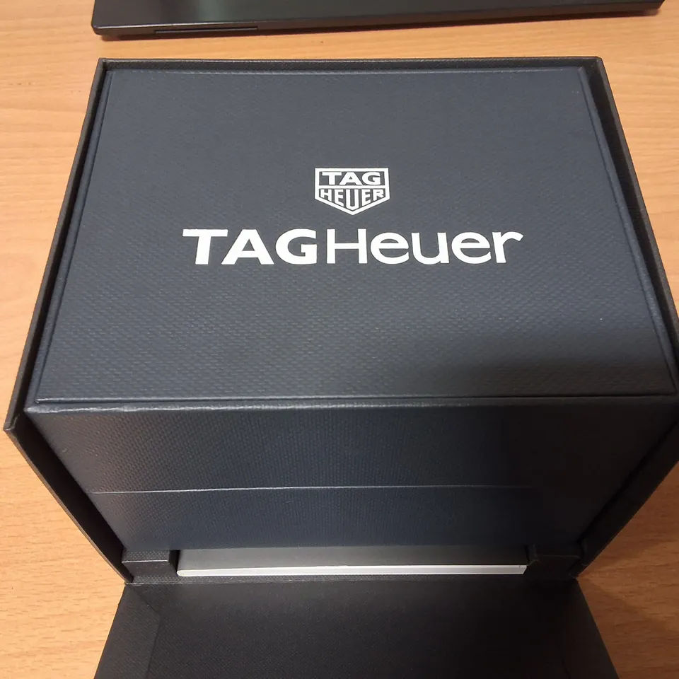 BOXED TAG HEUER INDY 500 BLACK DIAL WATCH WITH RUBBER STEAP