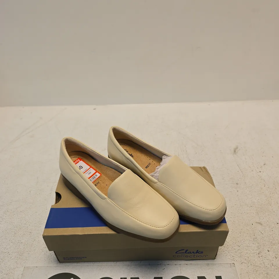 CLARKS COLLECTION GEORGIA CREAM LEATHER LOAFERS – UK5 (EU38) – WOMENS