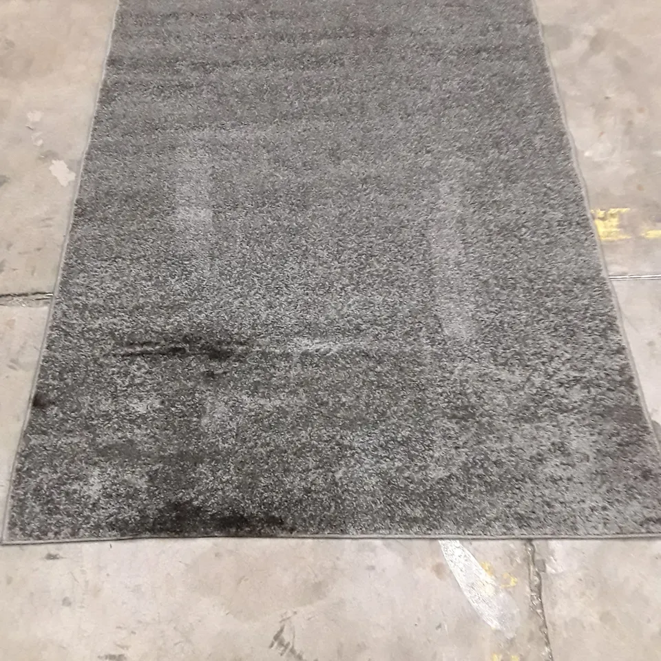 GREY AREA RUG 168X120CM APPROXIMATELY