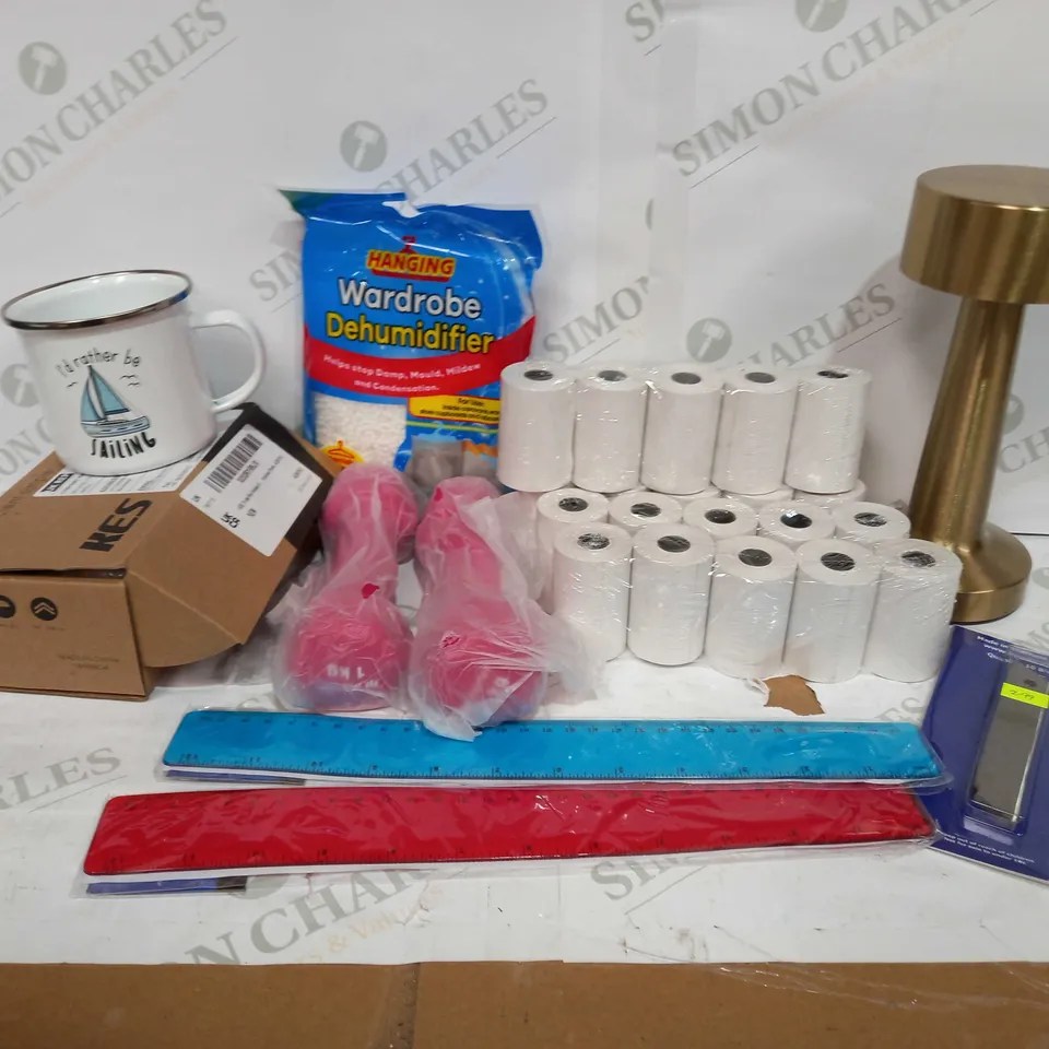 BOX TO CONTAIN APPROX 30 ASSORTED HOUSEHOLD PRODUCTS, INCLUDES MUG, TILL ROLL, WEIGHTS, RULERS, KNIFE BLADES ETC 