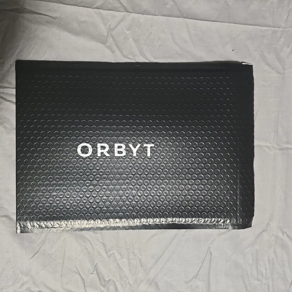 APPROXIMATELY 50 ORBYT BUBBLE MAILER – BLACK BUBBLE PACKAGING
