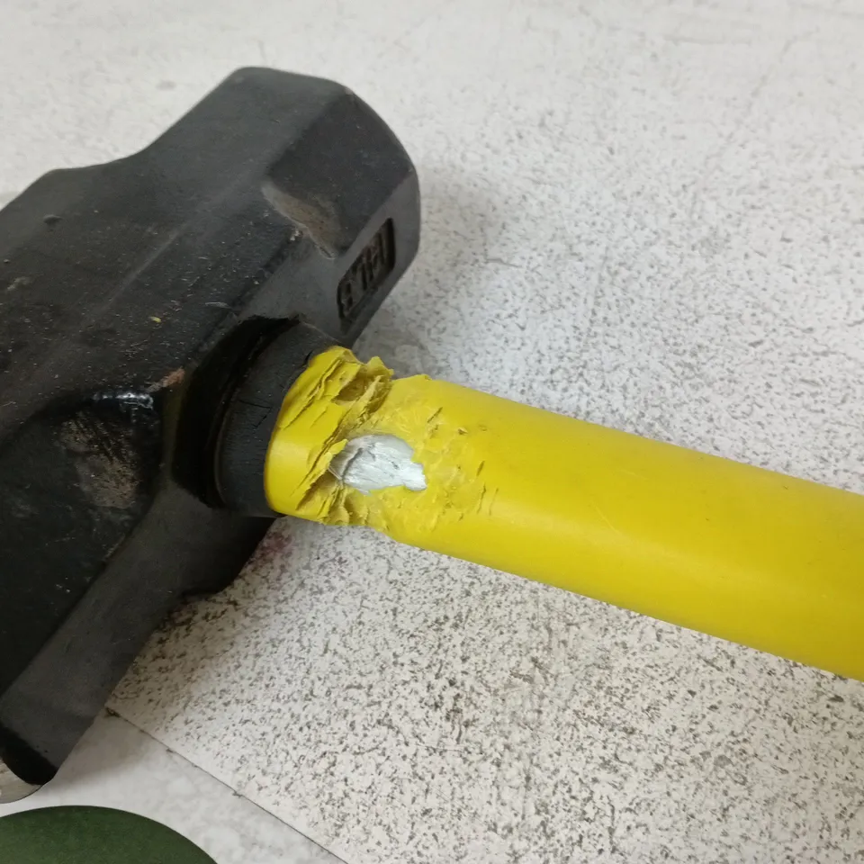 UNBRANDED 90CM SLEDGE HAMMER