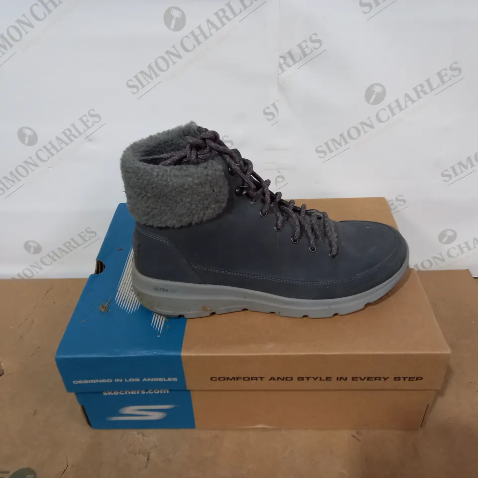 BOXED PAIR OF SKECHERS - SIZE 7