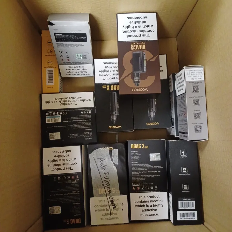 BOX OF APPROXIMATELY 25 E-CIGARETTE PRODUCTS TO INCLUDE VOOPOO VINCI POD KIT, DRAG X PRO, VINCI Q ETC