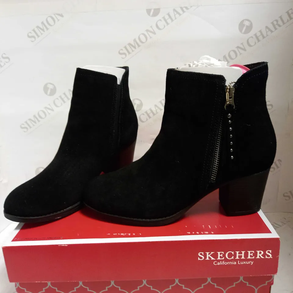 SKECHERS TAXI ZIPPER BOOTIES UK SIZE 5