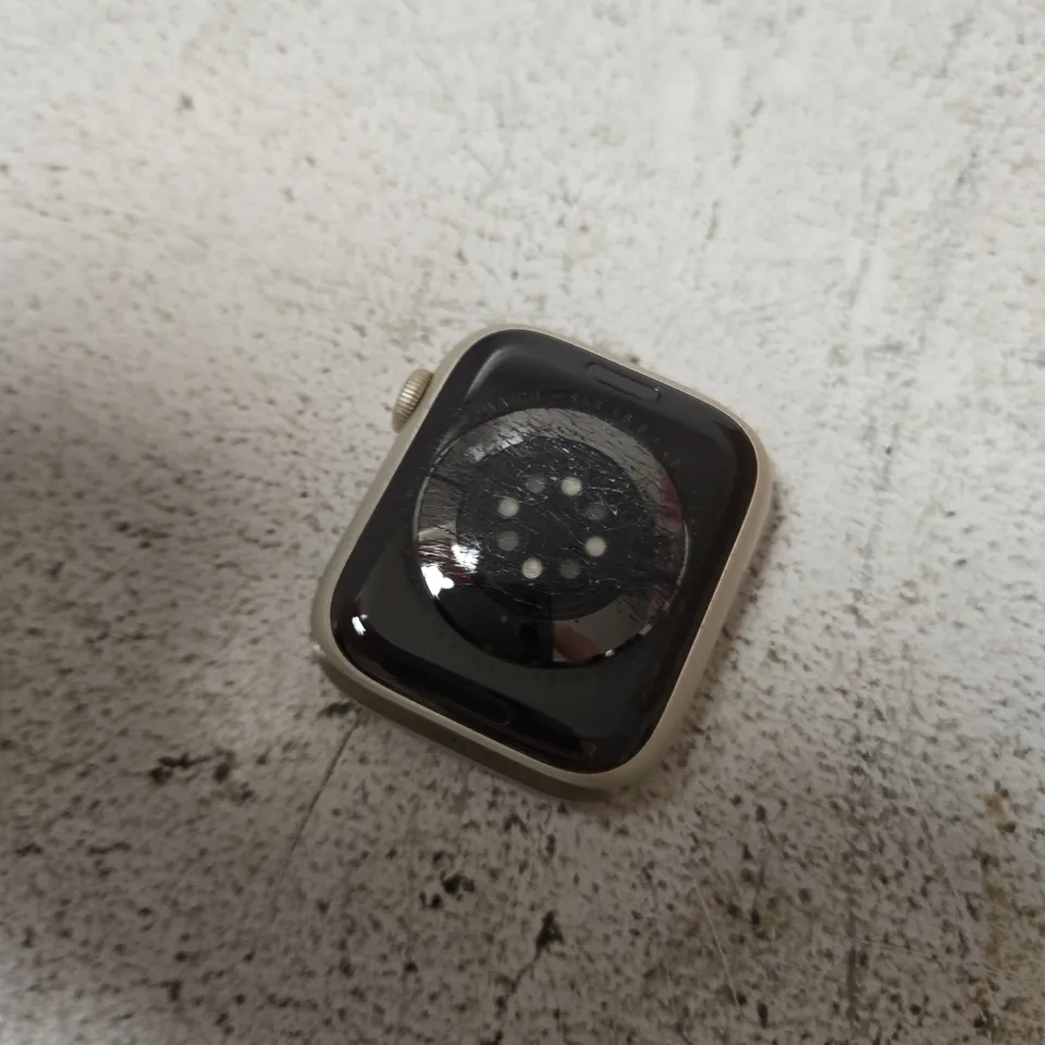 APPLE WATCH SERIES 8 45MM SILVER ALUMINIUM
