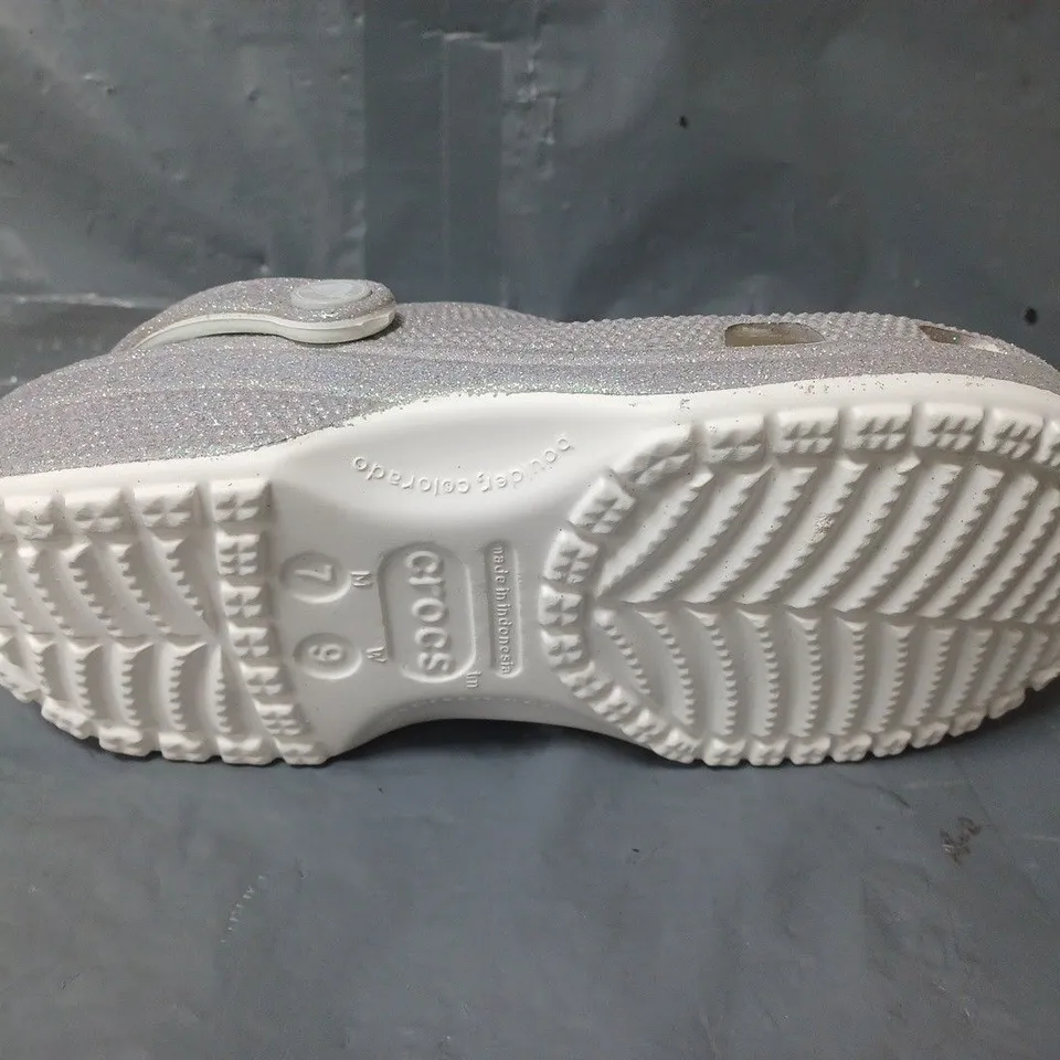PAIR OF CLASSIC IRIDESCENT FLITTER CROCS - UK SIZE M 7 / W9