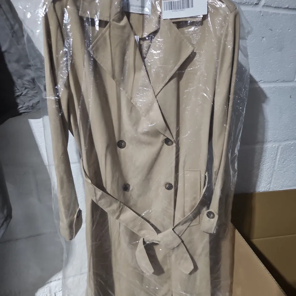 STRADIVARIUS BEIGE TRENCH COAT – WOMEN'S, DOUBLE-BREASTED WITH BELT - L