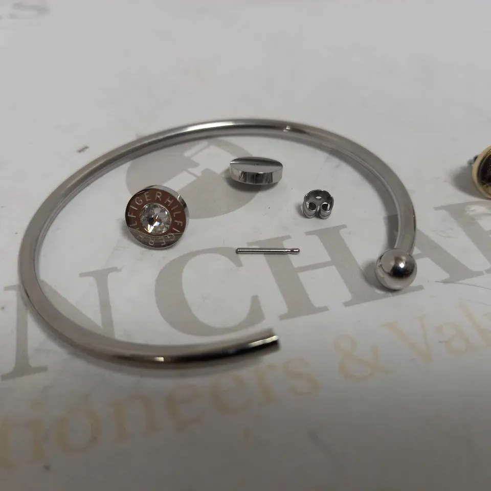 LOT OF 5 TOMMY HILFIGER JEWELLERY ITEMS RRP £255