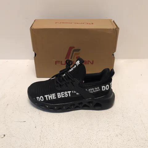 MEN'S BLACK TRAINERS UK 5 – DO THE BEST SLOGAN (ITEM NO. 761)