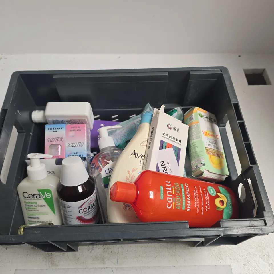 TOTE OF APPROXIMATELY 10 ASSORTED ITEMS INCLUDING HIBIWASH, CORSODYL ORIGINAL MOUTHWASH AND CREAMOL INSTANT HAND SANITIZER