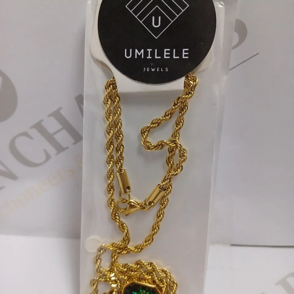 UMILELE GOLD EFFECT NECKLACE WITH GREEN STONE PENDANT