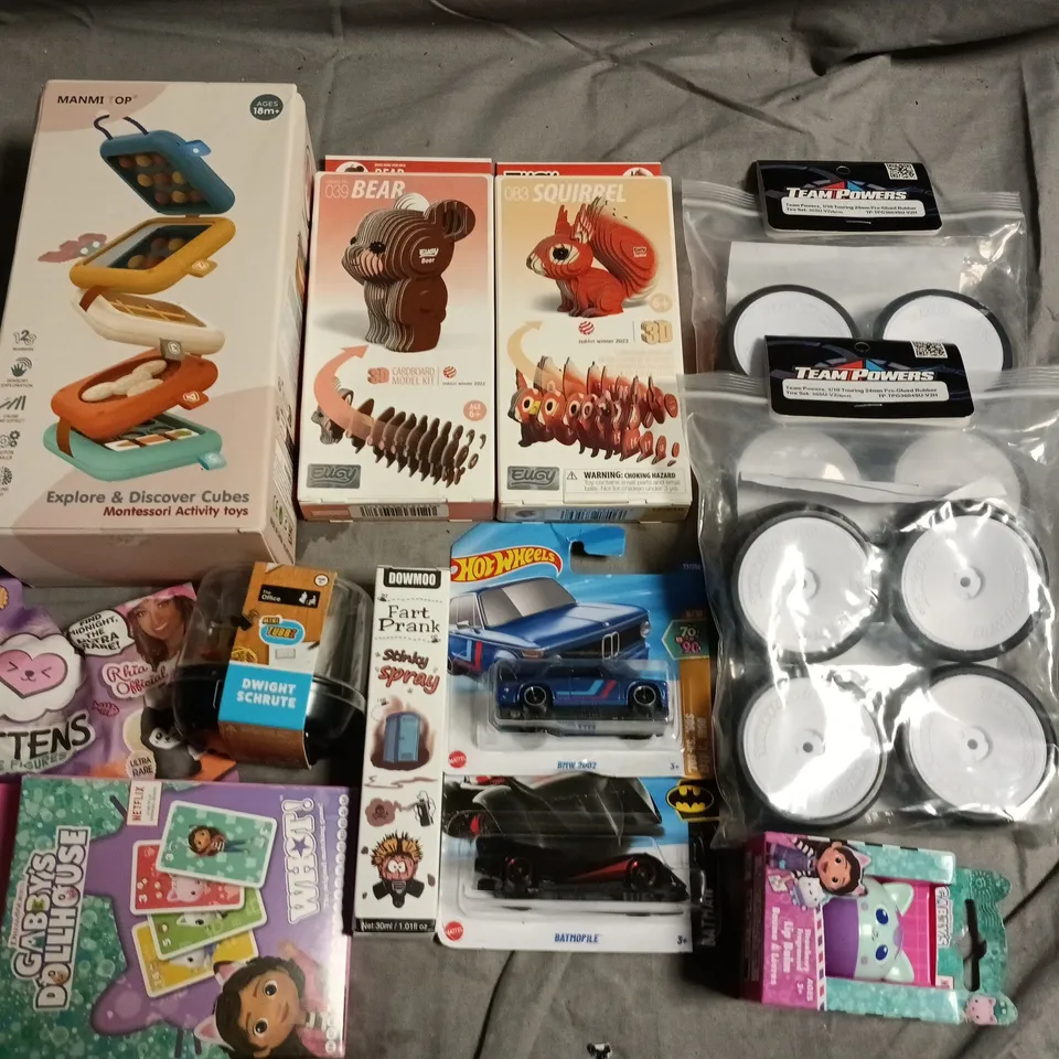 ASSORTED CHILDREN'S TOYS & FIGURES TO INCLUDE MONTESSORI CUBES, HOT WHEELS CARS AND MORE