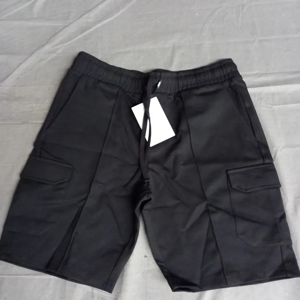 ARNE LUXE CARGO SHORT IN BLACK SIZE M