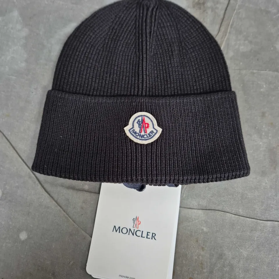 MONCLER BEANIE IN BLACK