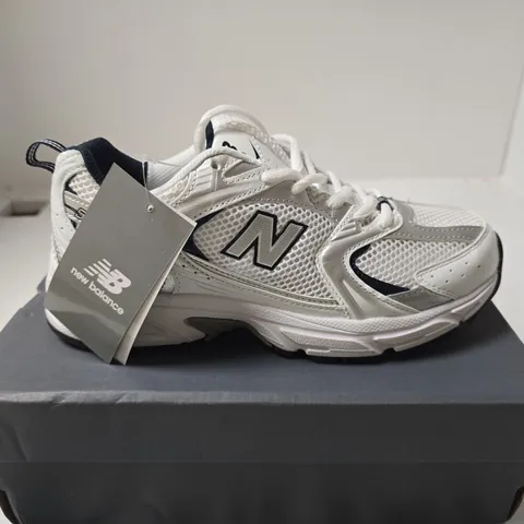 NEW BALANCE RUNNING COURSE UK 5.5 BOXED