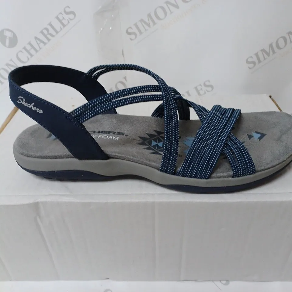 PAIR OF SKECHERS REGGAE SANDALS NAVY SIZE 6