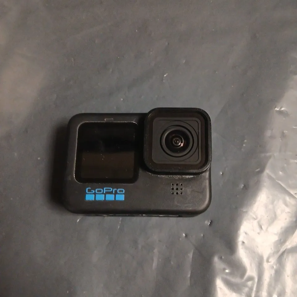 GOPRO HERO10 BLACK ACTION CAMERA – WITH CASE & ACCESSORIES