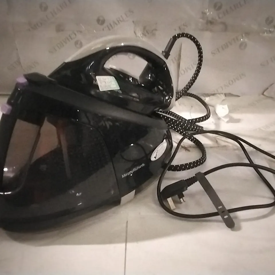 BOXED MORPHY RICHARDS EASY STEAM 2400W 