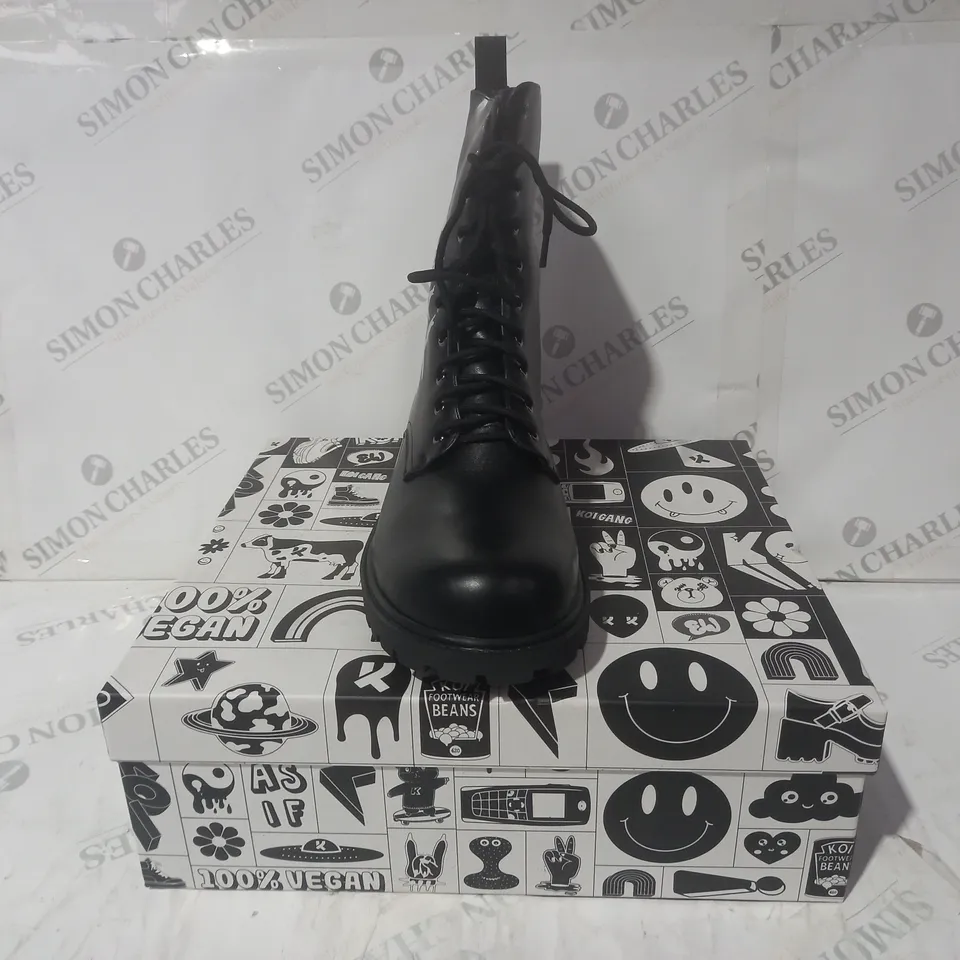 BRAND NEW BOXED PAIR OF KOI THE STATEMENT ANIMAL FREE VEGAN LEATHER MEN'S MILITARY BOOTS IN BLACK UK SIZE 11