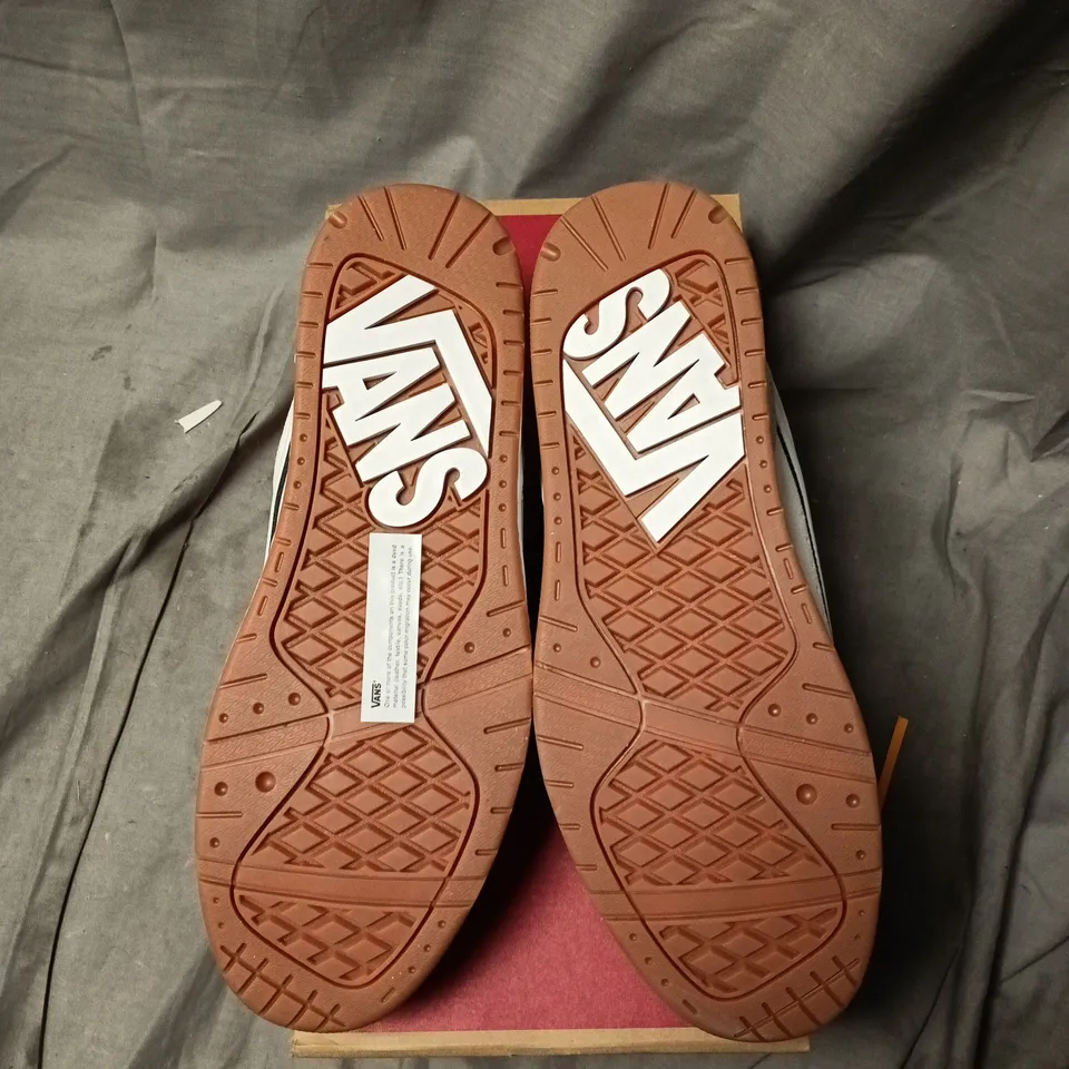 Vans Hylane Tri-Tone Khaki/Green Sneakers – UK 8.5 (US Men 9.5, US Women 11.0) (VERIFY MODEL)