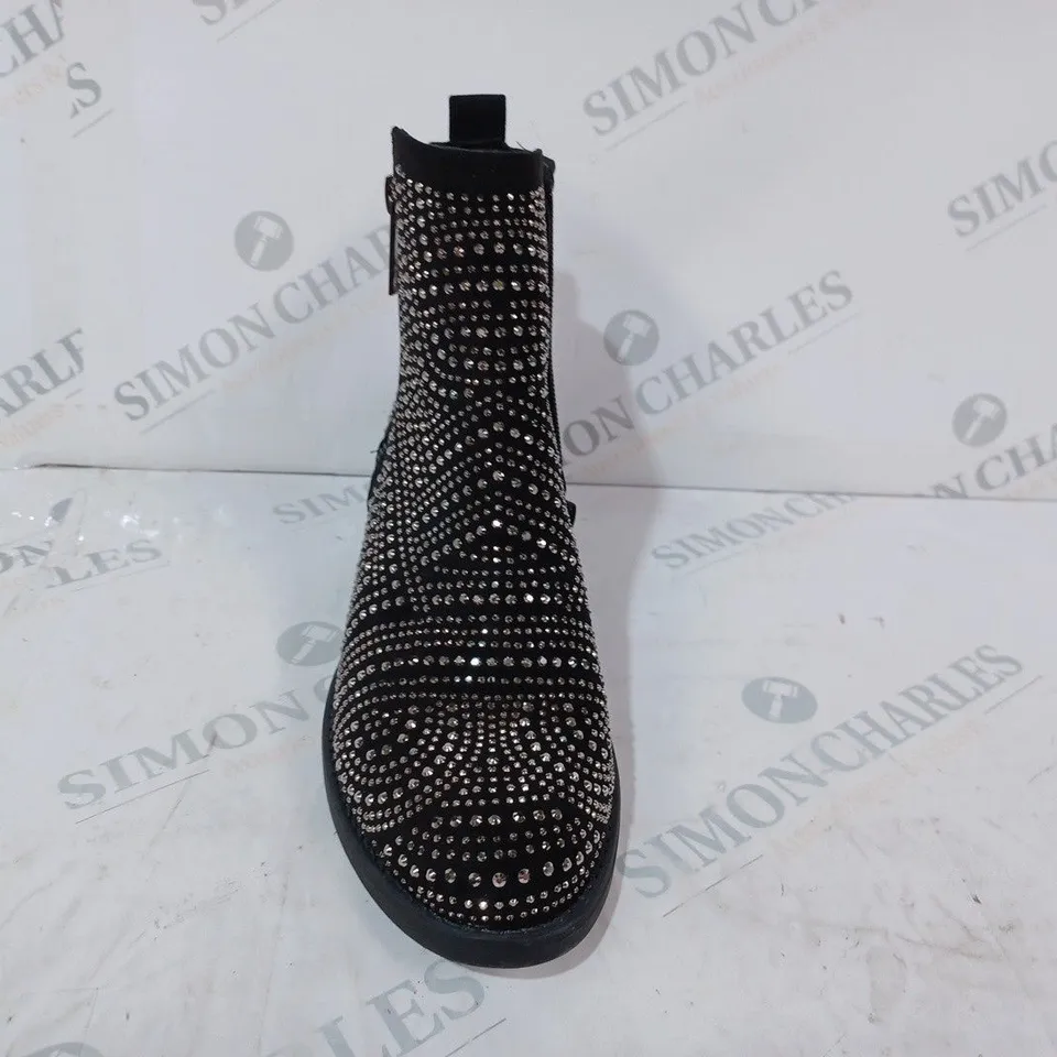 BOXED MODA IN PELLE SPARKLE ANKLE BOOT IN BLACK SIZE 4