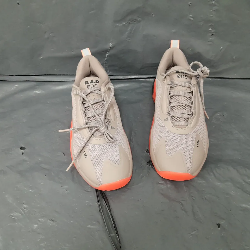 UNBOXED PAIR OF R.A.D ONE V2 SWELLFOAM UK 3.5 