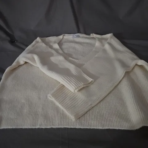 MISS SELFRIDGE CREAM V-NECK KNITTED JUMPER – UK SIZE S