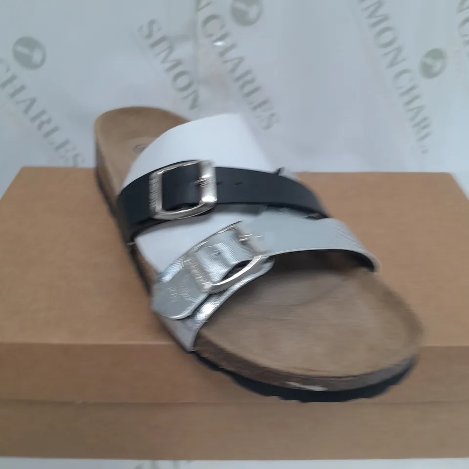 BONOVA BROWN STRAP SANDAL SILVER/BROWN - SIZE 4
